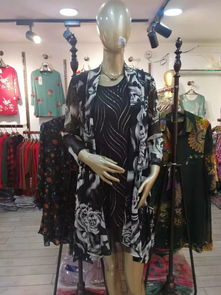 感恩母親節(jié),褲王精品服飾滿50元享9.5折,滿100元享9折,還不快來(lái)......